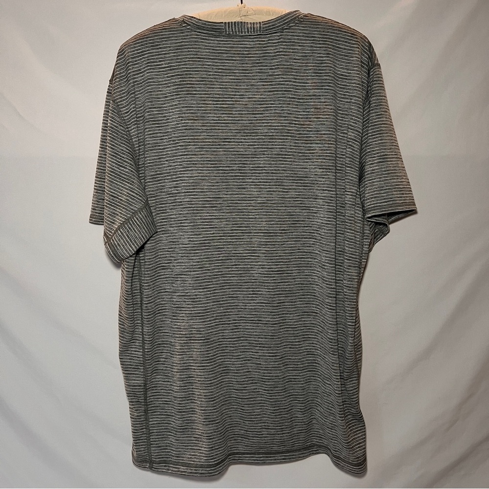 prAna Men’s Performance Tshirt - grey strip - size XL - Picture 2 of 7